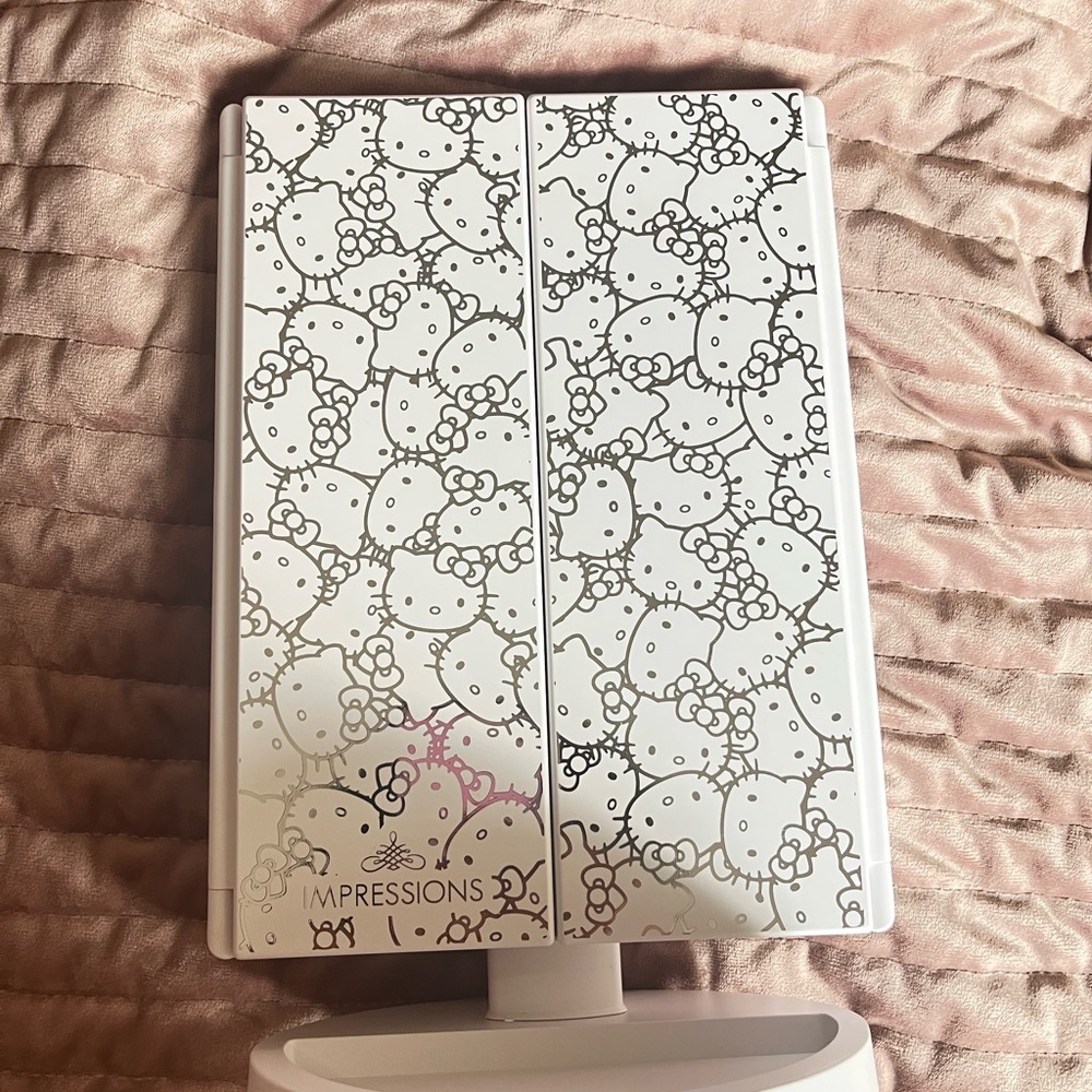 Hello Kitty Impressions Mirror